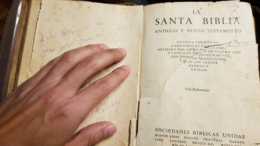 Mi Biblia... viejita (1957) pero es un tesoro